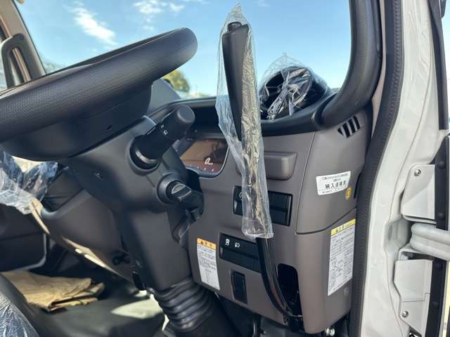 三菱フソウ キャンター ３．０ 強化ダンプ 全低床 ディーゼルターボ R7年 (東海) 99