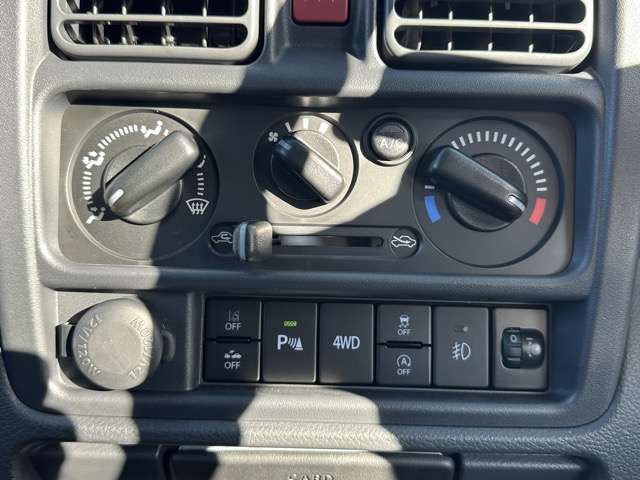 スズキ キャリイトラック ６６０ スーパーキャリイ Ｘリミテッド ３方開 ４ＷＤ R6年 (東海) 99