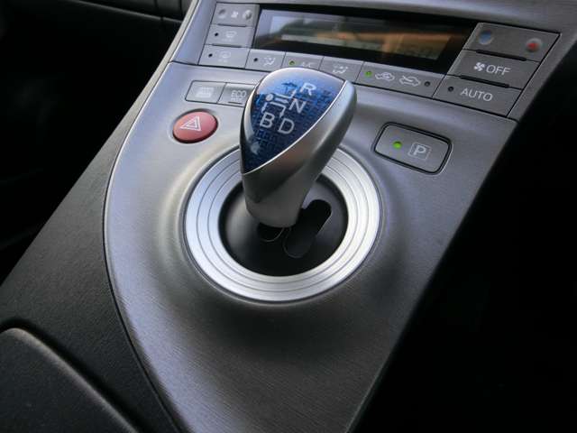 トヨタ プリウス １．８ Ｓ H24年 (中国) 99