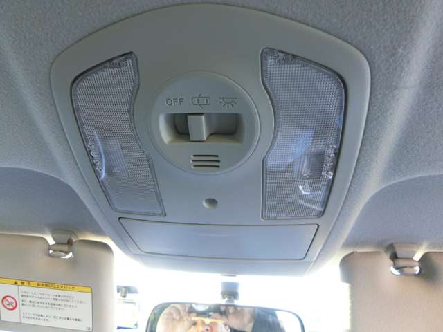 トヨタ プリウス １．８ Ｓ H24年 (中国) 99