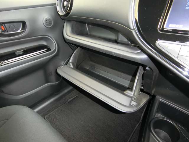 トヨタ アクア １．５ Ｓ スタイルブラック H30年 (中国) 99