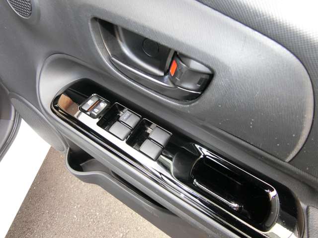 トヨタ アクア １．５ Ｓ スタイルブラック H30年 (中国) 99