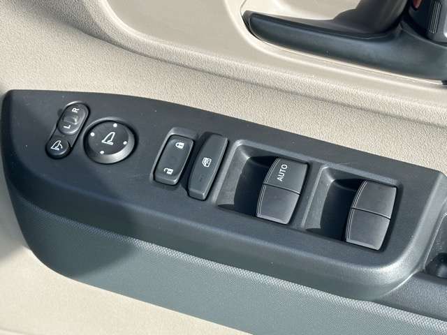 ホンダ Ｎ　ＢＯＸ ジョイ ６６０ ２トーン R7年 (東海) 99