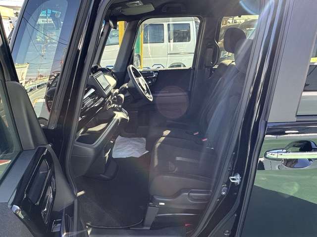 ホンダ Ｎ　ＢＯＸ カスタム ６６０ Ｌ R5年 (東海) 99