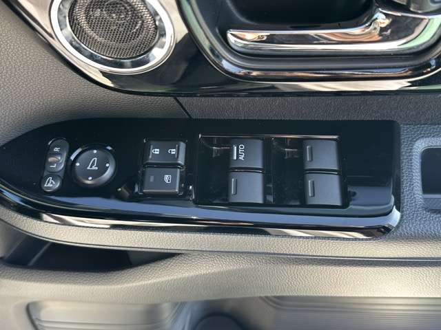 ホンダ Ｎ　ＢＯＸ カスタム ６６０ Ｌ R5年 (東海) 99