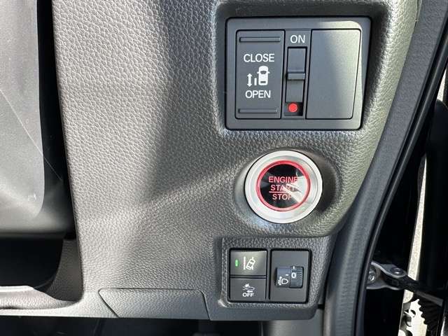 ホンダ Ｎ　ＢＯＸ カスタム ６６０ Ｌ R5年 (東海) 99