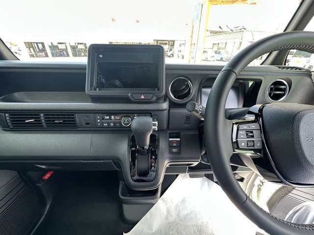 ホンダ Ｎ　ＢＯＸ カスタム ６６０ コーディネートスタイル モノトーン R7年 (東海) 99