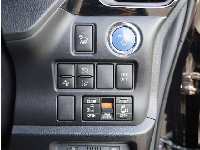 トヨタ ノア １．８ ハイブリッド ＳＩ ＷＸＢ H30年 (九州・沖縄) 99