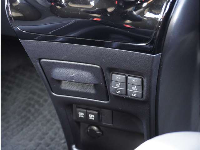 トヨタ ノア １．８ ハイブリッド ＳＩ ＷＸＢ H30年 (九州・沖縄) 99