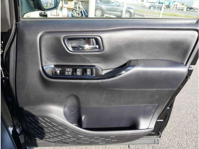 トヨタ ノア １．８ ハイブリッド ＳＩ ＷＸＢ H30年 (九州・沖縄) 99