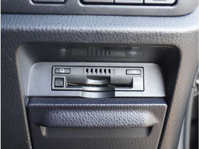 トヨタ ノア １．８ ハイブリッド ＳＩ ＷＸＢ H30年 (九州・沖縄) 99