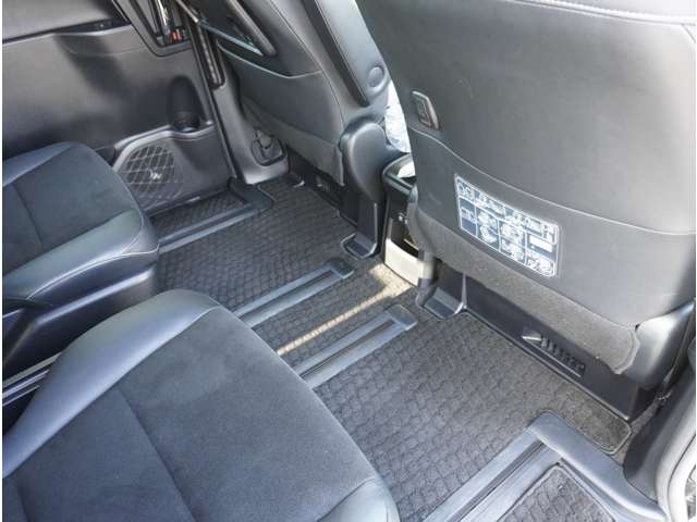 トヨタ ノア １．８ ハイブリッド ＳＩ ＷＸＢ H30年 (九州・沖縄) 99