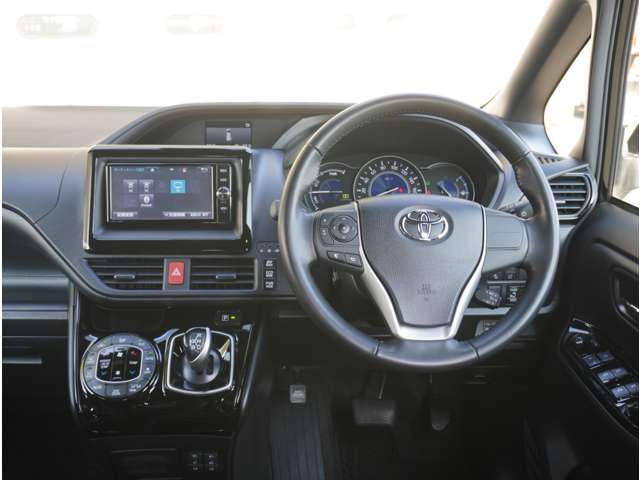 トヨタ ノア １．８ ハイブリッド ＳＩ ＷＸＢ H30年 (九州・沖縄) 99