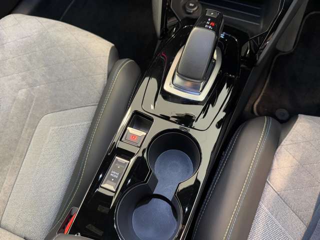 プジョー ｅ−２０８ ＧＴ R3年 (関東) 99