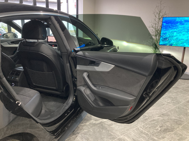 アウディ Ａ５　スポーツバック ４５ ＴＦＳＩ クワトロ スポーツ Ｓラインパッケージ ４ＷＤ R2年 (関東) 99