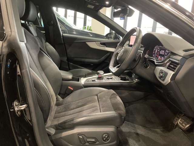 アウディ Ａ５　スポーツバック ４５ ＴＦＳＩ クワトロ スポーツ Ｓラインパッケージ ４ＷＤ R2年 (関東) 99