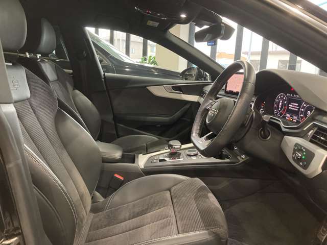 アウディ Ａ５　スポーツバック ４５ ＴＦＳＩ クワトロ スポーツ Ｓラインパッケージ ４ＷＤ R2年 (関東) 99