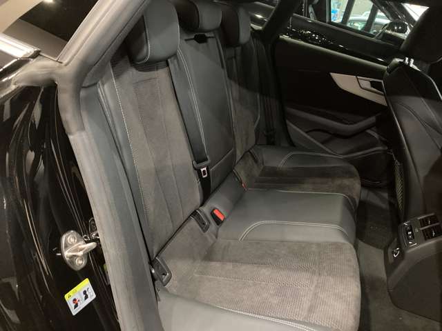 アウディ Ａ５　スポーツバック ４５ ＴＦＳＩ クワトロ スポーツ Ｓラインパッケージ ４ＷＤ R2年 (関東) 99
