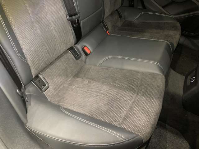 アウディ Ａ５　スポーツバック ４５ ＴＦＳＩ クワトロ スポーツ Ｓラインパッケージ ４ＷＤ R2年 (関東) 99