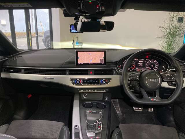 アウディ Ａ５　スポーツバック ４５ ＴＦＳＩ クワトロ スポーツ Ｓラインパッケージ ４ＷＤ R2年 (関東) 99