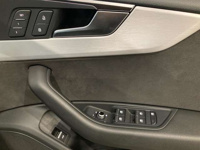 アウディ Ａ５　スポーツバック ４５ ＴＦＳＩ クワトロ スポーツ Ｓラインパッケージ ４ＷＤ R2年 (関東) 99