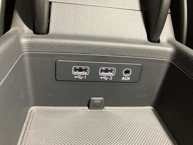 アウディ Ａ５　スポーツバック ４５ ＴＦＳＩ クワトロ スポーツ Ｓラインパッケージ ４ＷＤ R2年 (関東) 99