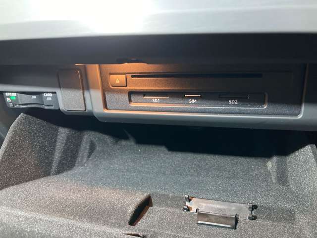 アウディ Ａ５　スポーツバック ４５ ＴＦＳＩ クワトロ スポーツ Ｓラインパッケージ ４ＷＤ R2年 (関東) 99