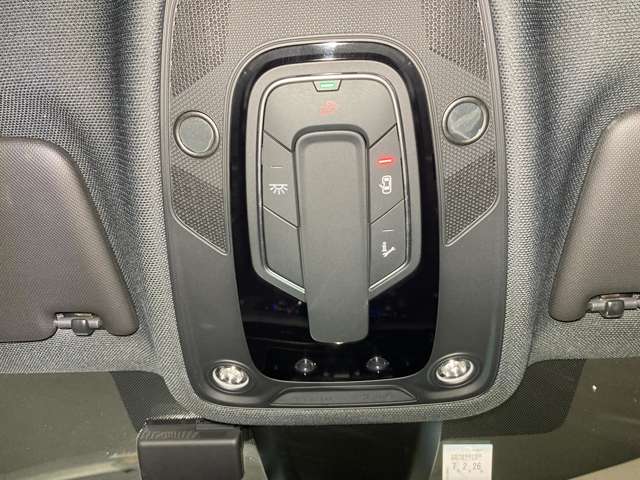 アウディ Ａ５　スポーツバック ４５ ＴＦＳＩ クワトロ スポーツ Ｓラインパッケージ ４ＷＤ R2年 (関東) 99