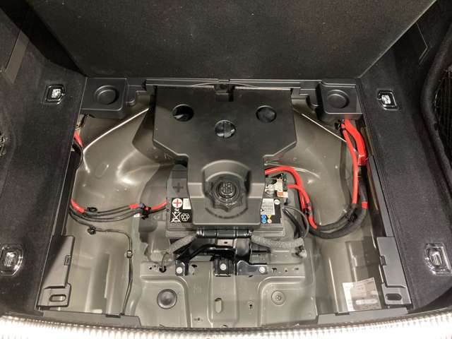 アウディ Ａ５　スポーツバック ４５ ＴＦＳＩ クワトロ スポーツ Ｓラインパッケージ ４ＷＤ R2年 (関東) 99