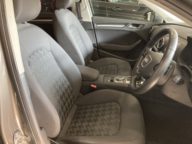 アウディ Ａ３　スポーツバック １．４　ＴＦＳＩ H26年 (関東) 99