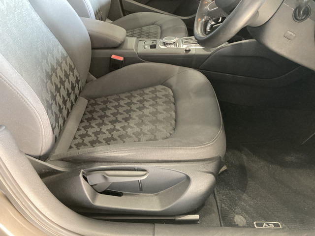 アウディ Ａ３　スポーツバック １．４　ＴＦＳＩ H26年 (関東) 99