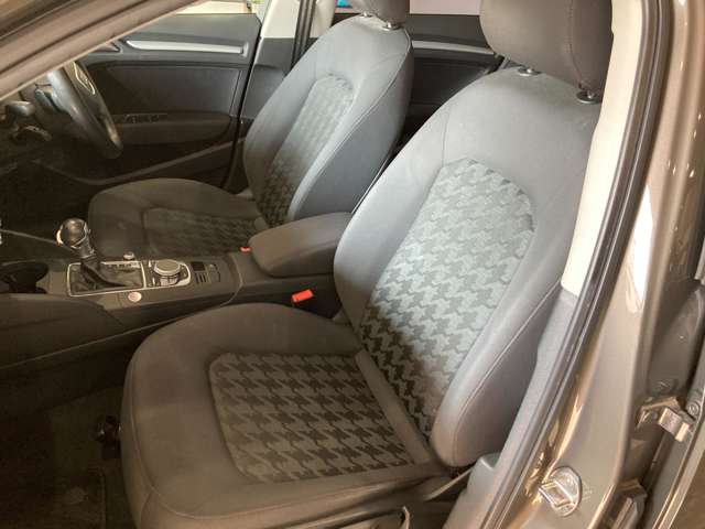 アウディ Ａ３　スポーツバック １．４　ＴＦＳＩ H26年 (関東) 99