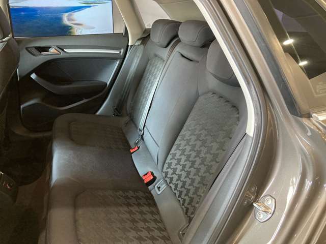 アウディ Ａ３　スポーツバック １．４　ＴＦＳＩ H26年 (関東) 99