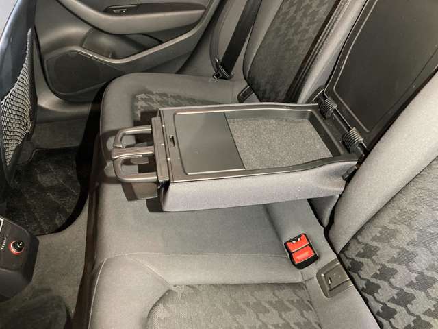 アウディ Ａ３　スポーツバック １．４　ＴＦＳＩ H26年 (関東) 99