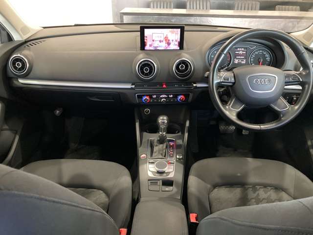 アウディ Ａ３　スポーツバック １．４　ＴＦＳＩ H26年 (関東) 99