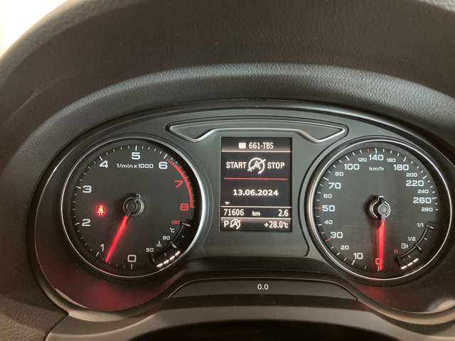 アウディ Ａ３　スポーツバック １．４　ＴＦＳＩ H26年 (関東) 99