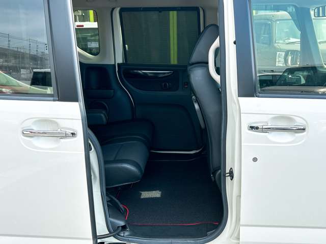 ホンダ Ｎ　ＢＯＸ ６６０ カスタムＧ ターボＳＳパッケージ ブラックスタイル H28年 (九州・沖縄) 99