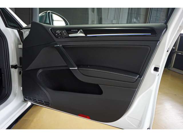 フォルクスワーゲン ゴルフＲ Ｒ ４ＷＤ H30年 (北海道) 99