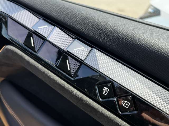 シトロエン ＤＳ４ エトワール ブルーＨＤＩ ディーゼルターボ R7年 (東北) 99