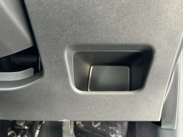 プジョー ｅ−２０８ ＧＴ R6年 (東北) 99