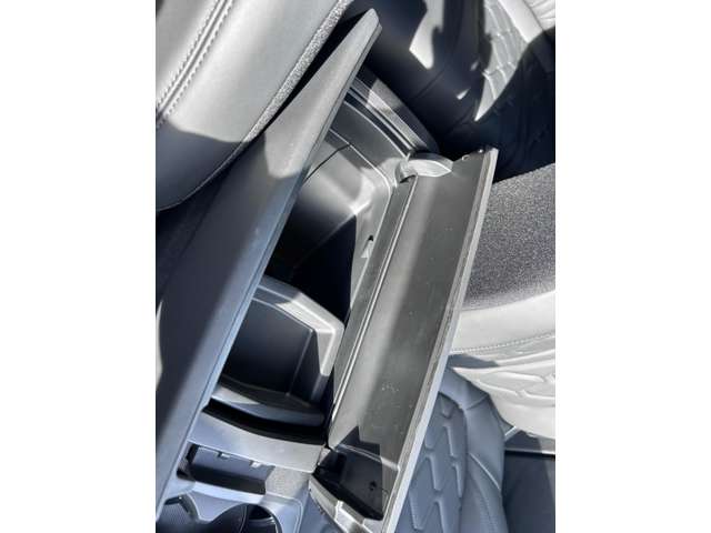 プジョー ３００８ ＧＴ　エグゼクティブエディション R6年 (東北) 99