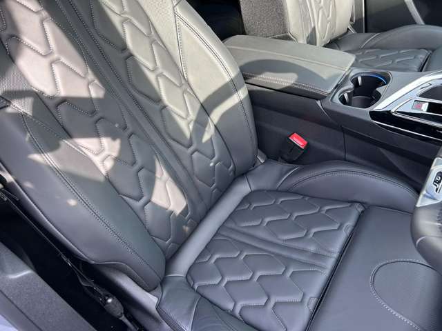 プジョー ３００８ ＧＴ　エグゼクティブエディション R6年 (東北) 99