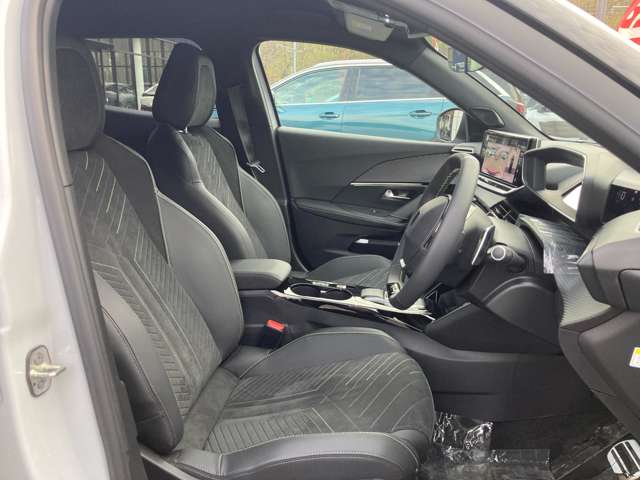 プジョー ＳＵＶ ２００８ ＧＴ ブルーＨＤＩ ディーゼルターボ R7年 (東北) 99