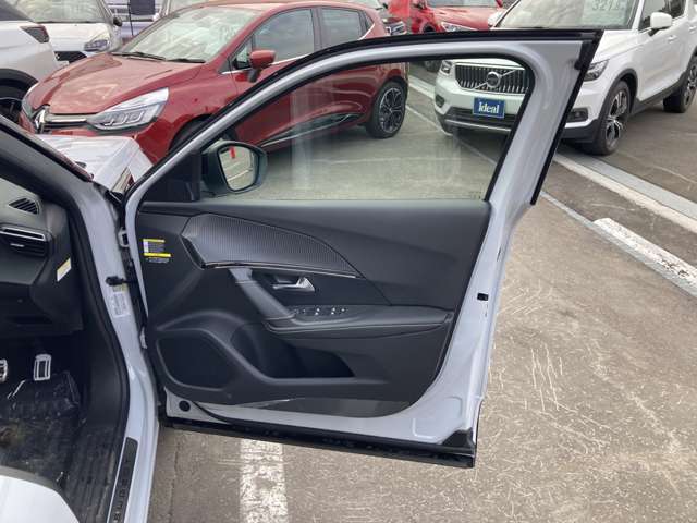 プジョー ＳＵＶ ２００８ ＧＴ ブルーＨＤＩ ディーゼルターボ R7年 (東北) 99