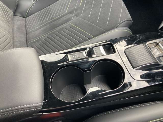 プジョー ＳＵＶ ２００８ ＧＴ ブルーＨＤＩ ディーゼルターボ R7年 (東北) 99