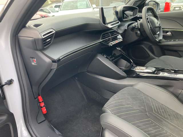 プジョー ＳＵＶ ２００８ ＧＴ ブルーＨＤＩ ディーゼルターボ R7年 (東北) 99