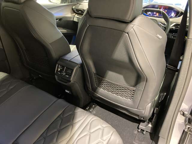 プジョー ３００８ ＧＴ　エグゼクティブエディション R6年 (東北) 99