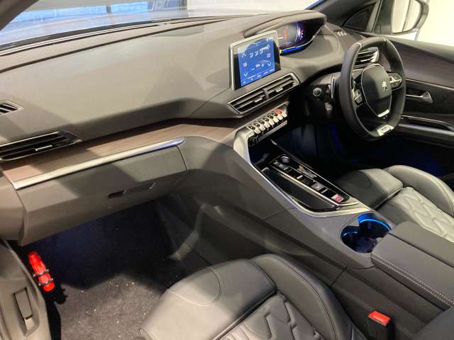 プジョー ３００８ ＧＴ　エグゼクティブエディション R6年 (東北) 99