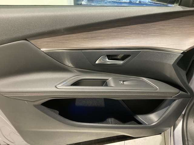 プジョー ３００８ ＧＴ　エグゼクティブエディション R6年 (東北) 99