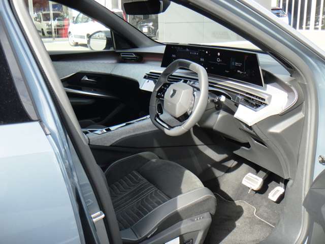 プジョー ３００８ ＧＴ アルカンタラパッケージ ハイブリッド R7年 (東北) 99